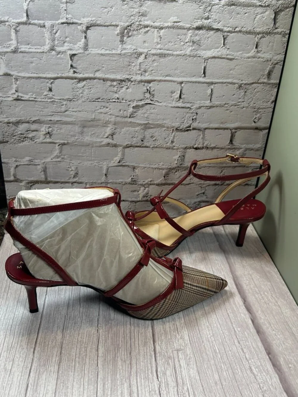 ALEX MARIE AINSLEY T STRAP HEELS 9.5